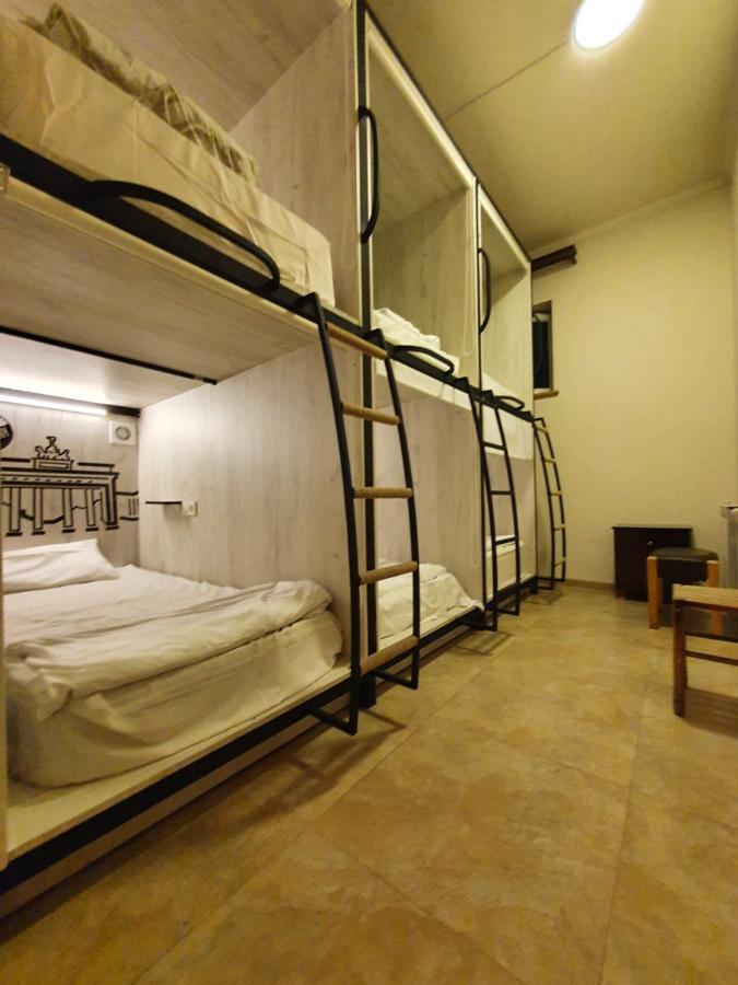 Capsule Hostel In The Old City Of เยเรวาน ภายนอก รูปภาพ