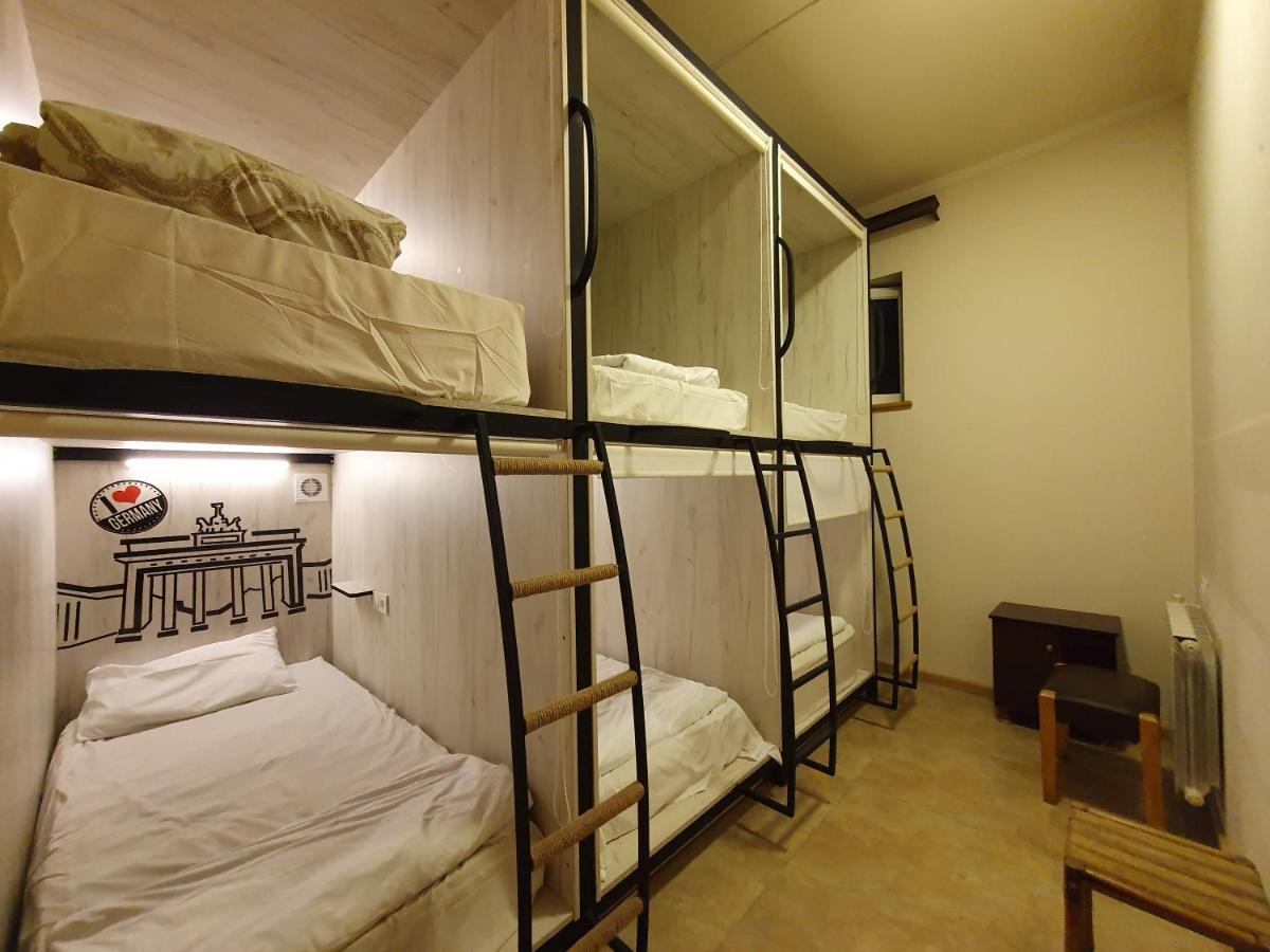 Capsule Hostel In The Old City Of เยเรวาน ภายนอก รูปภาพ