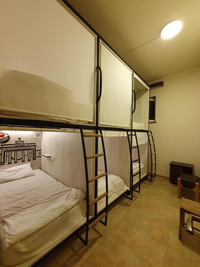 Capsule Hostel In The Old City Of เยเรวาน ภายนอก รูปภาพ