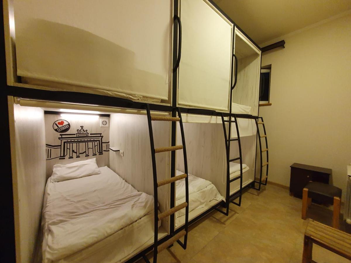 Capsule Hostel In The Old City Of เยเรวาน ภายนอก รูปภาพ